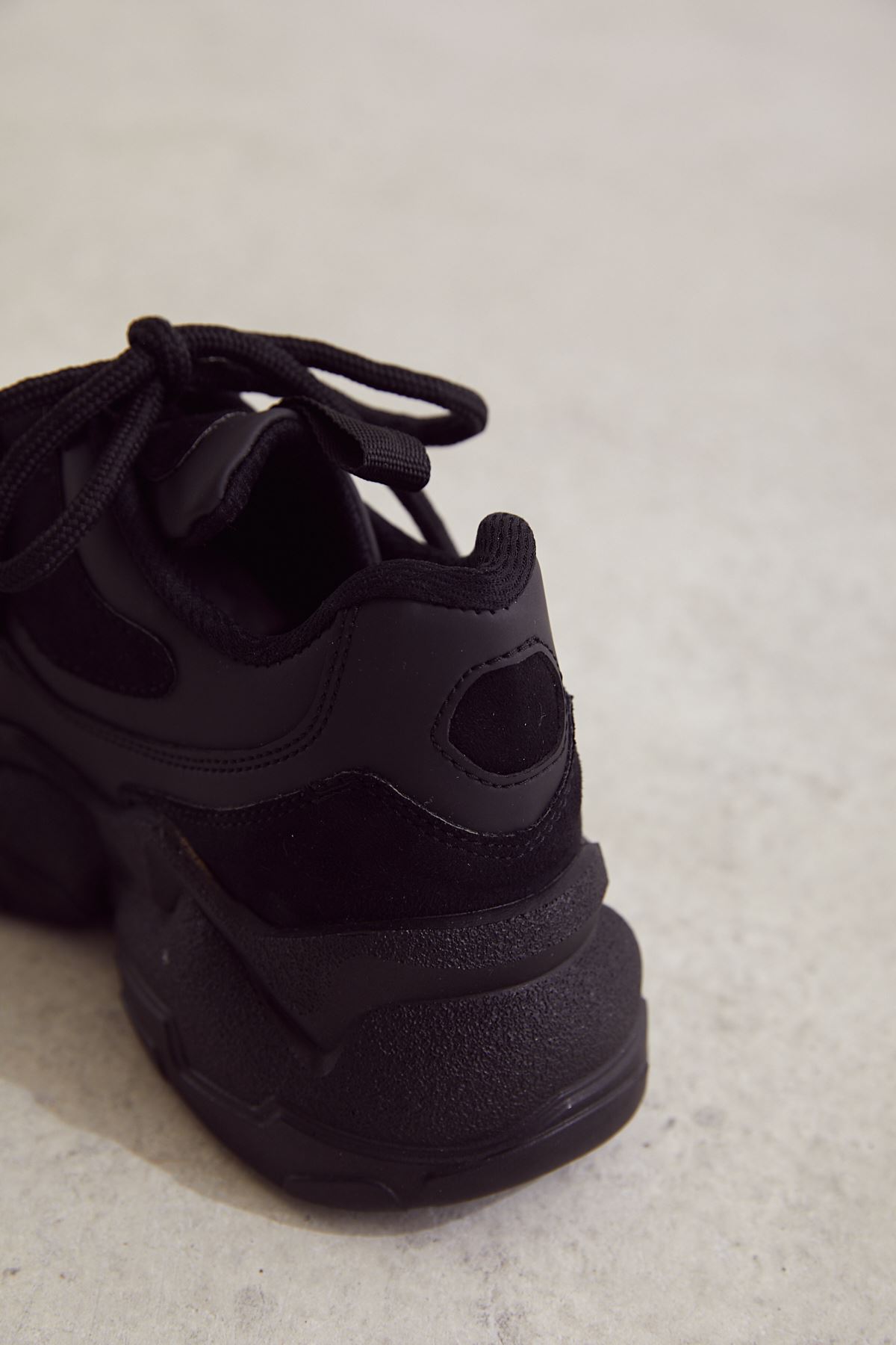 Bağcıklı Spor Ayakkabı-Siyah