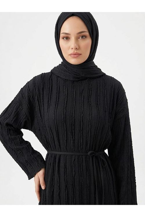 Pilise Dokulu Kemer Detay Elbise-Siyah