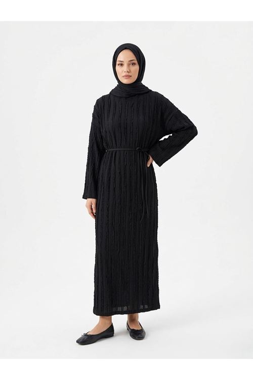 Pilise Dokulu Kemer Detay Elbise-Siyah