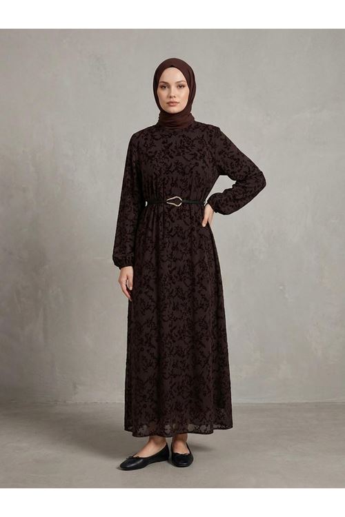Kadın Kahve Flok Baskı Detaylı Kemerli Kolu Lastikli Tesettür Elbise 