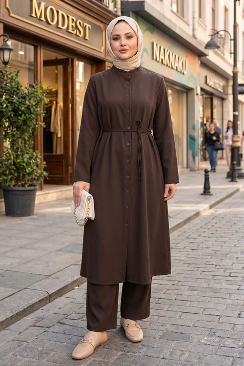 Kadın Kahve Hakim Yaka Kuşaklı Uzun Boydan Düğmeli Rahat Kalıp Tesettür Tunik Pantolon Takım