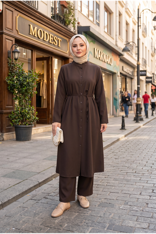 Kadın Kahve Hakim Yaka Kuşaklı Uzun Boydan Düğmeli Rahat Kalıp Tesettür Tunik Pantolon Takım
