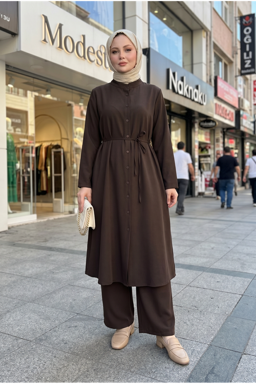 Kadın Kahve Hakim Yaka Kuşaklı Uzun Boydan Düğmeli Rahat Kalıp Tesettür Tunik Pantolon Takım