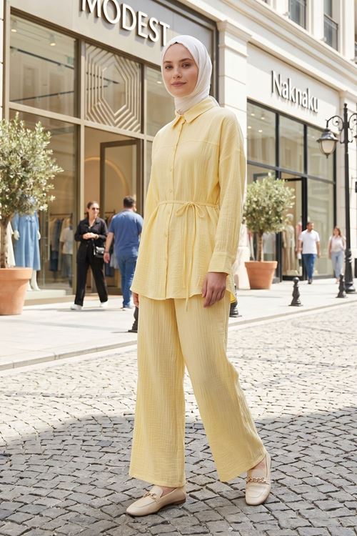 Kadın Yeni Sezon Kuşaklı İkili Tesettür Takım Sarı Renk Rahat Kalıp Yazlık Kadın Tesettür Takım