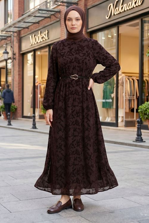 Kadın Kahve Flok Baskı Detaylı Kemerli Kolu Lastikli Tesettür Elbise 