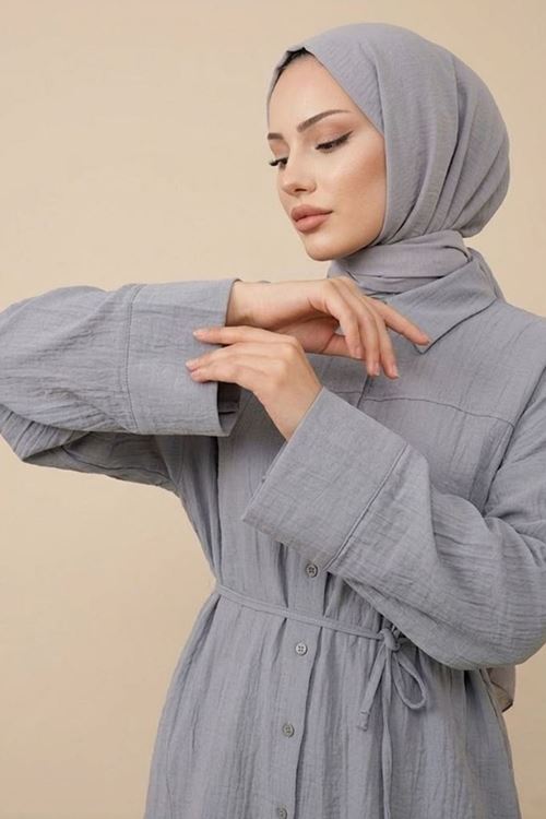 Kadın Gri Rahat Kalıp Çilek Kumaş Gömlek Yaka Boydan Düğmeli Tunik Pantolonlu Takım Kombin
