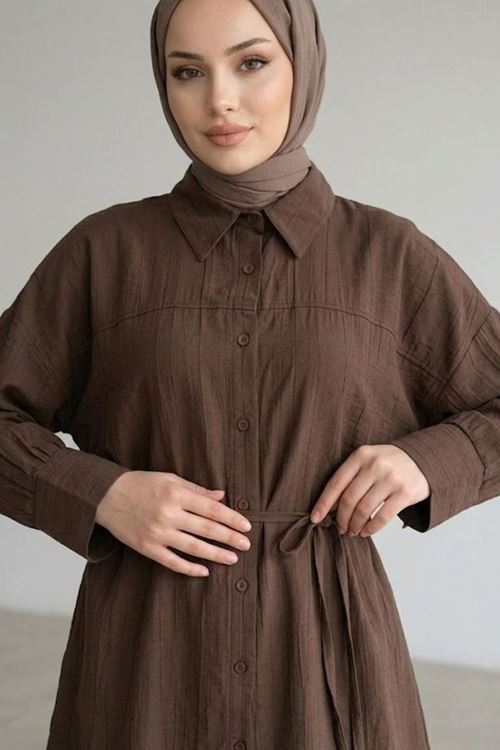 Kadın Koyu Kahve Rahat Kalıp Çilek Kumaş Gömlek Yaka Boydan Düğmeli Tunik Pantolonlu Takım Kombin