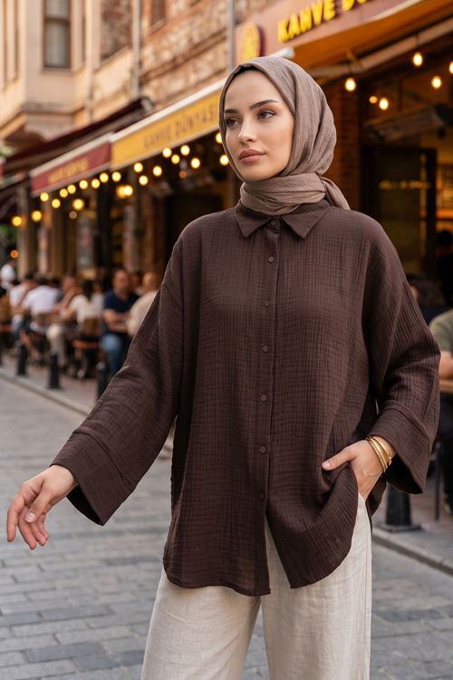Kadın Tesettür Gömlek Kahve Duble Kol Müslin Kumaş Yazlık Rahat Kalıp Tesettür Gömlek Tunik 