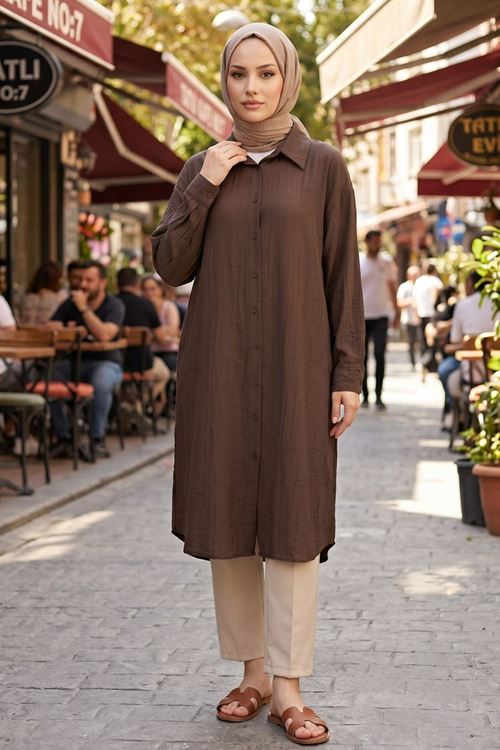 Kadın Gömlek Yaka Arka A Pile Çilek Kumaş Yazlık Efil Efil Trend 110 CM Kahve Tesettür Uzun Tunik 
