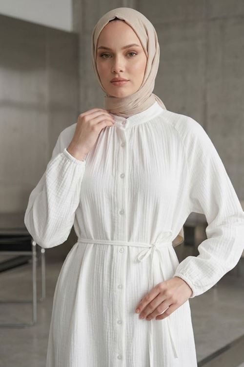 Kadın Ekru Hakim Yaka Düğmeli Muslin Kumaş Kolu Lastikli Trend Şık Yazlık Rahat Kalıp Tesettür Uzun Tunik