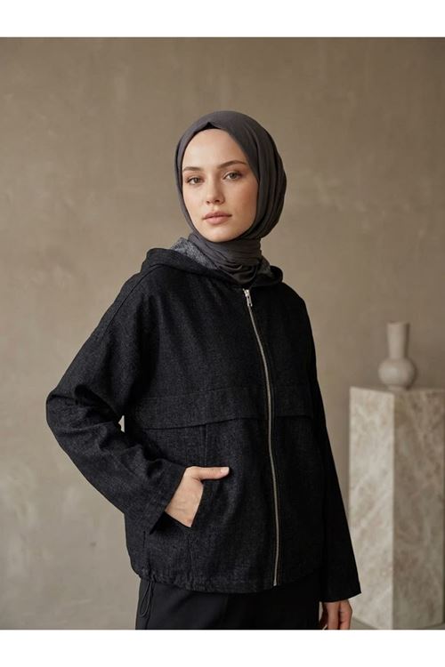 Kadın Siyah Yumuşak Dokulu Kumaş Kapüşonlu Fermuarlı Tesettür Ceket Günlük Oversize Ceket 