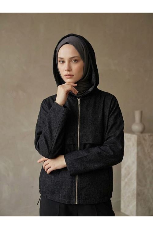 Kadın Siyah Yumuşak Dokulu Kumaş Kapüşonlu Fermuarlı Tesettür Ceket Günlük Oversize Ceket 